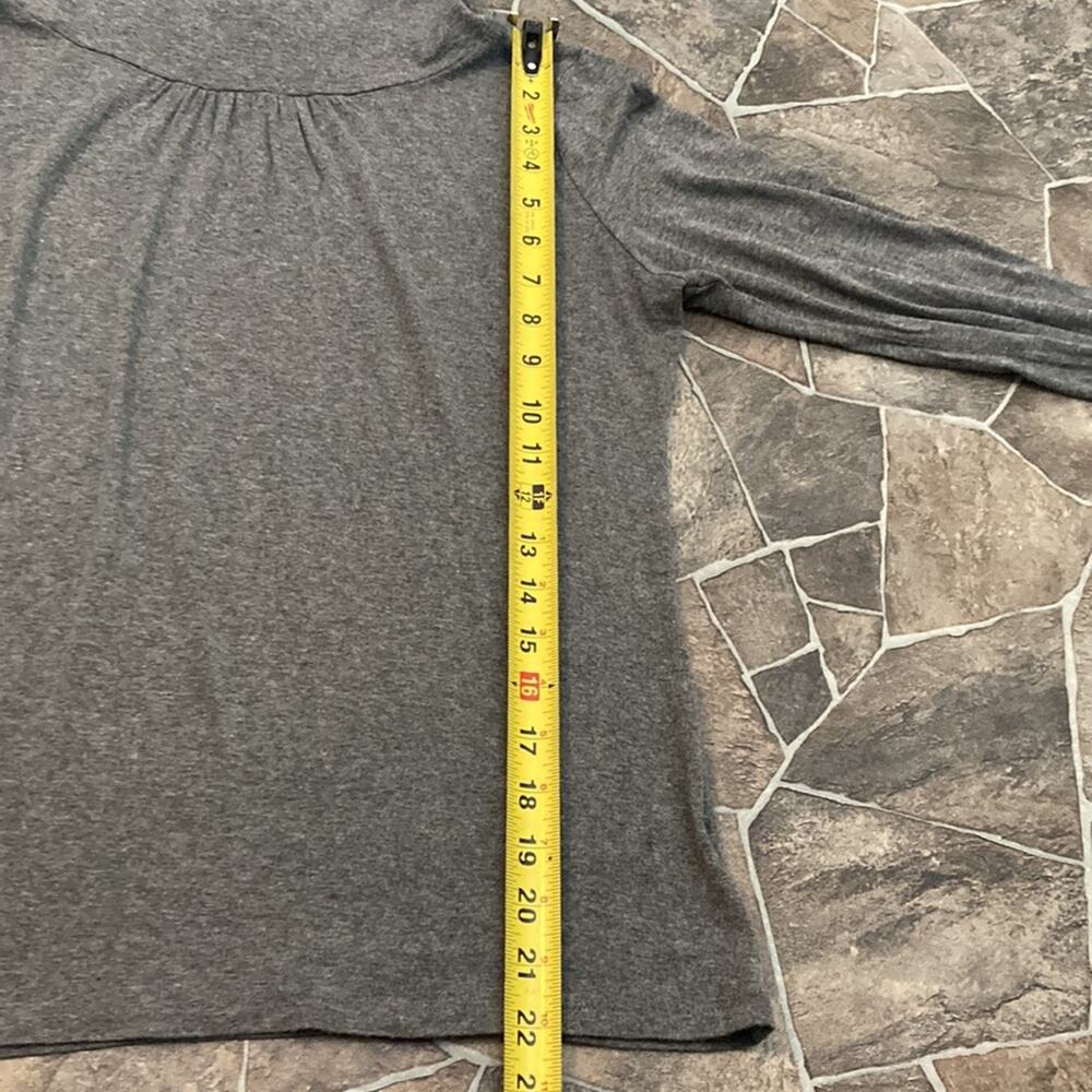 Fever Lightweight Gray Knit Turtleneck Top Sz M - Picture 10 of 11